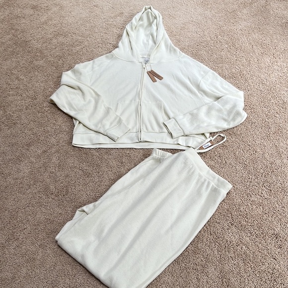 NWT! SKIMS Size 3X bone waffle crop sweatshirt and joggers set - Picture 13 of 13